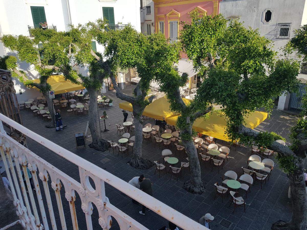 Appartamenti Su Piazza Matteotti Forio Centralissimi Exterior foto